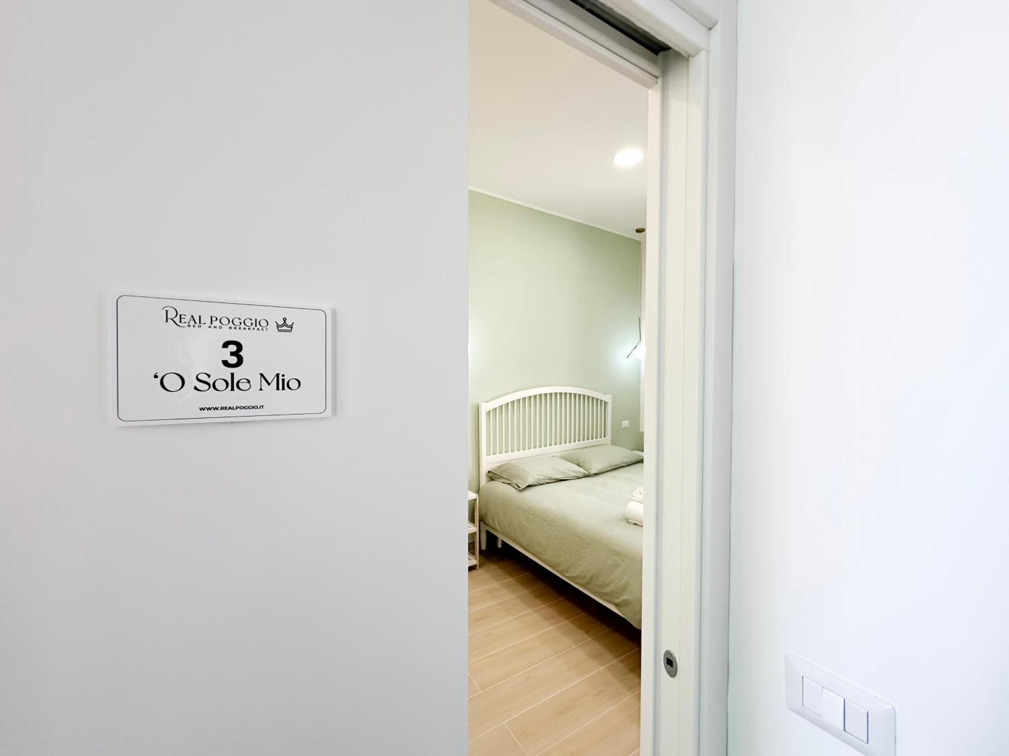 Real Poggio Hotell Neapel Exteriör bild